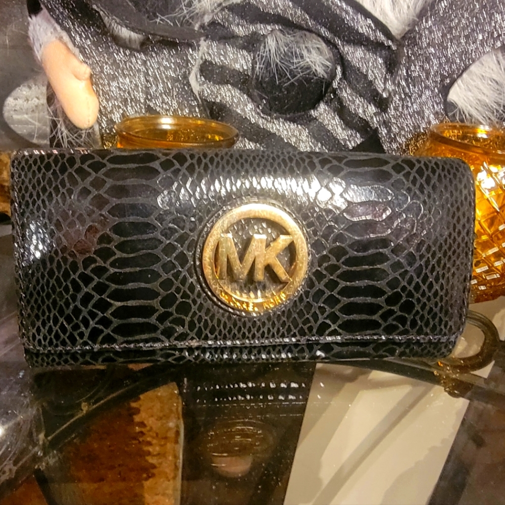 Michael khors wallet